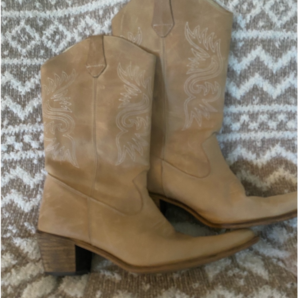 Mid calf suede western boot